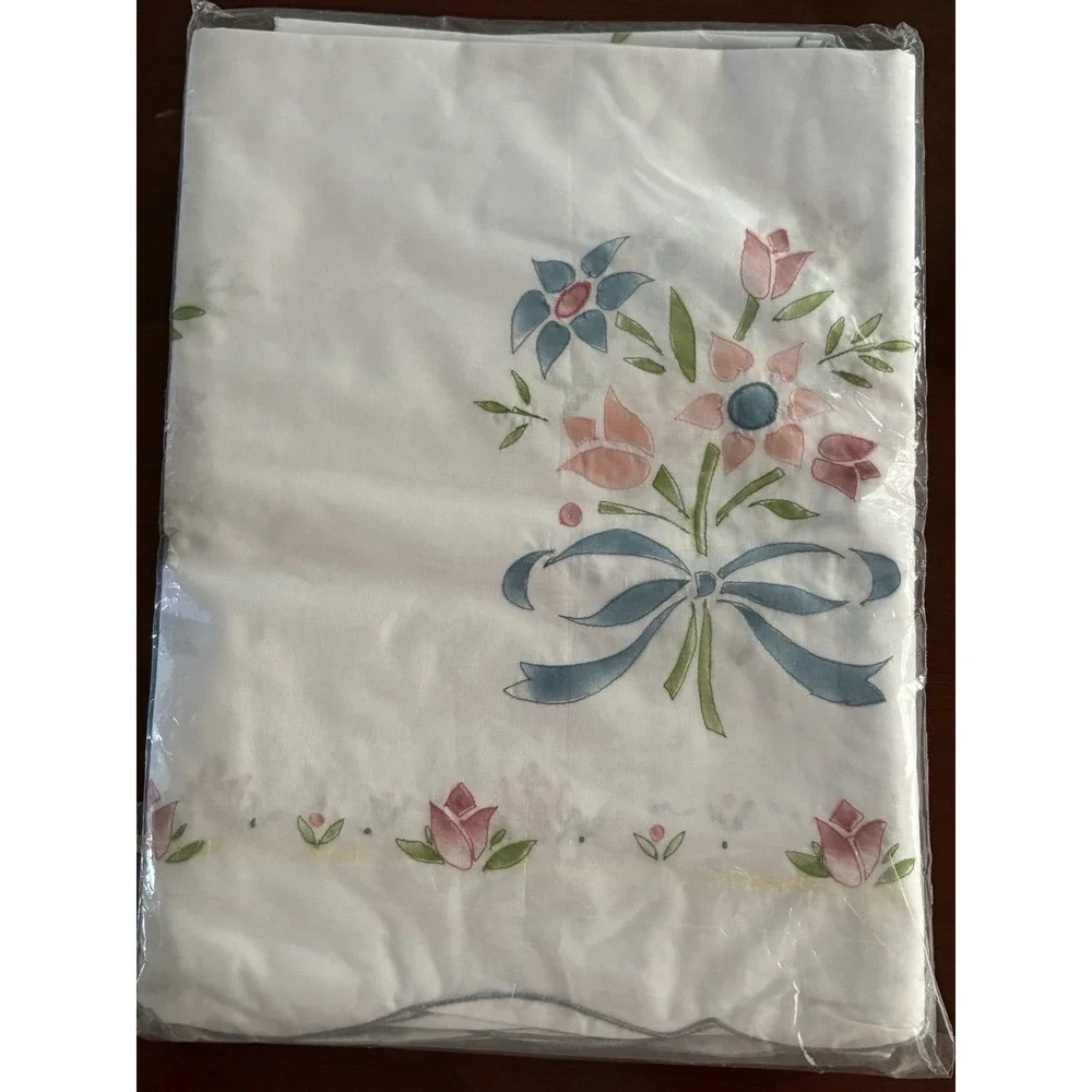 VTG Omusa Tablecloth Winslow Pattern Hand Air Brush Embroidered 120